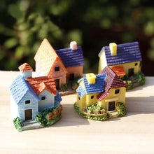 Load image into Gallery viewer, Terrarium Decoration - Small Mystical House
